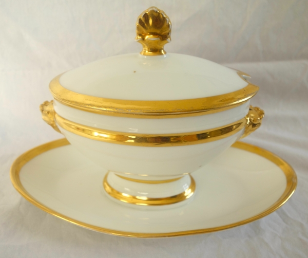 Pair of Empire Paris porcelain sauce boats, early 19th century circa 1810 - 1820