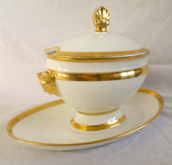 Pair of Empire Paris porcelain sauce boats, early 19th century circa 1810 - 1820