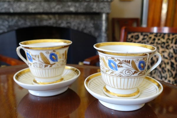 Paire de tasses à déjeuner en porcelaine de Paris, époque Restauration début XIXe siècle