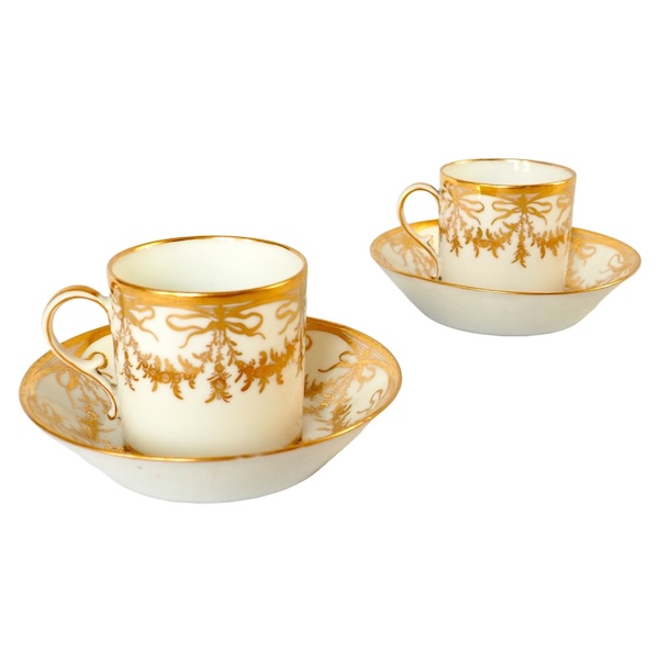 Pair of Paris porcelain litron coffee cups, Louis XVI period - 18th century