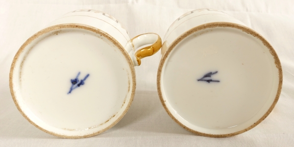 Locre porcelain : pair of large chocolate cups, 18th century - signed