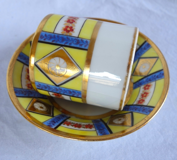 Pair of Empire Paris porcelain litron-shaped coffee cups - early 19th century