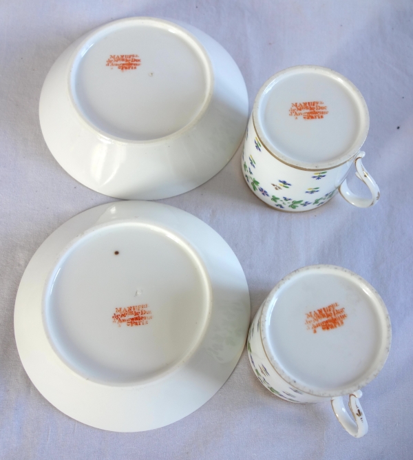 Manufacture du Duc d'Angoulême - paire de tasses litron aux Barbeaux en porcelaine XVIIIe signées