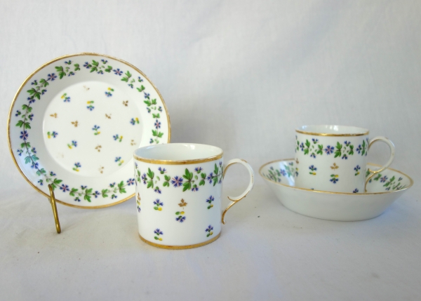 Manufacture du Duc d'Angoulême - paire de tasses litron aux Barbeaux en porcelaine XVIIIe signées