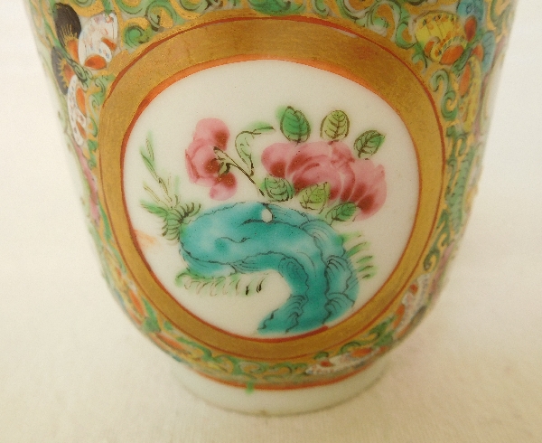 Pair of Canton porcelain cups - China, 19th century