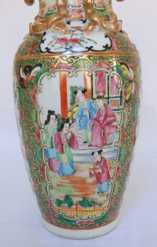 Paire de vases / potiches en porcelaine de Canton, Chine, fin XIXe vers 1880