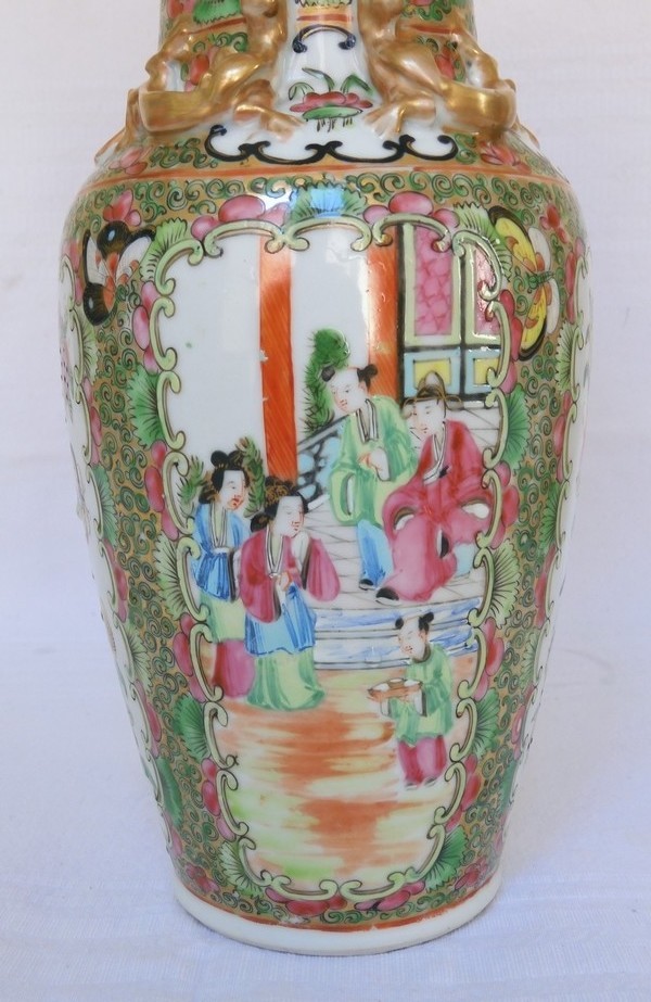 Paire de vases / potiches en porcelaine de Canton, Chine, fin XIXe vers 1880