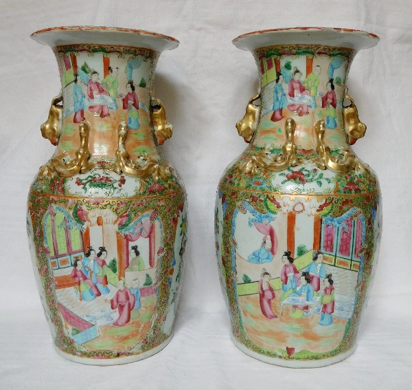 Paire de vases / potiches en porcelaine de Canton, Chine vers 1880