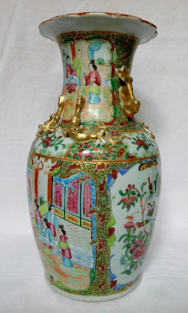 Paire de vases / potiches en porcelaine de Canton, Chine vers 1880