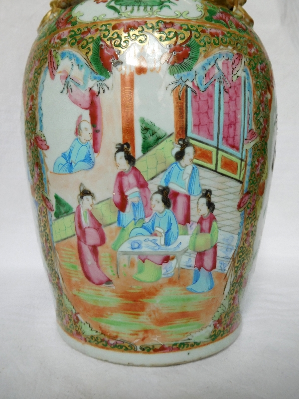 Paire de vases / potiches en porcelaine de Canton, Chine vers 1880