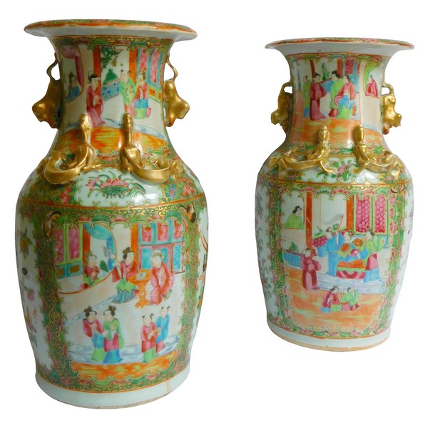 Pair of fine rose Canton porcelain vases / potiches, 19th century