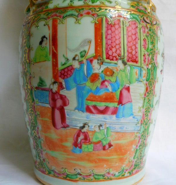 Paire de vases / potiches en porcelaine de Canton, Chine vers 1880