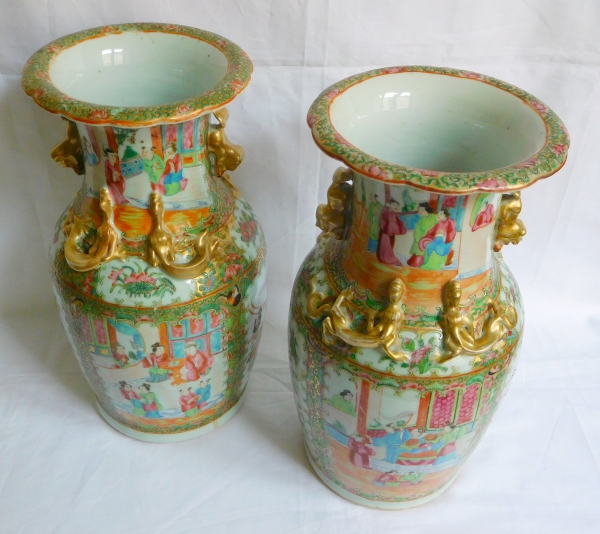 Pair of fine rose Canton porcelain vases / potiches, 19th century