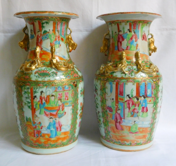 Pair of fine rose Canton porcelain vases / potiches, 19th century