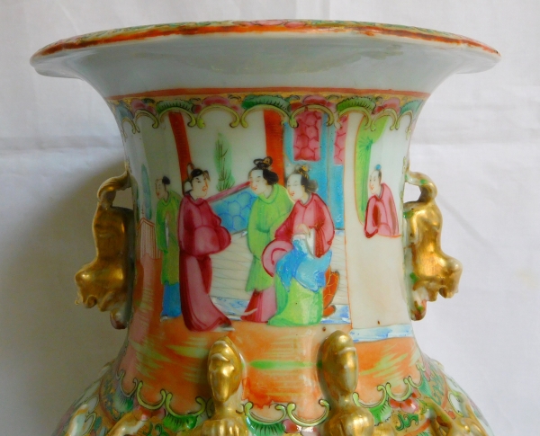 Paire de vases / potiches en porcelaine de Canton, Chine vers 1880