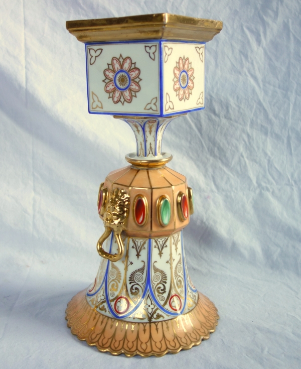 Paire de vases Charles X Néo-Renaissance en porcelaine de Paris - riche décor polychrome et or