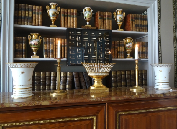 Pair of Empire Paris porcelain trumpet-shaped vases / planters, early 19th century