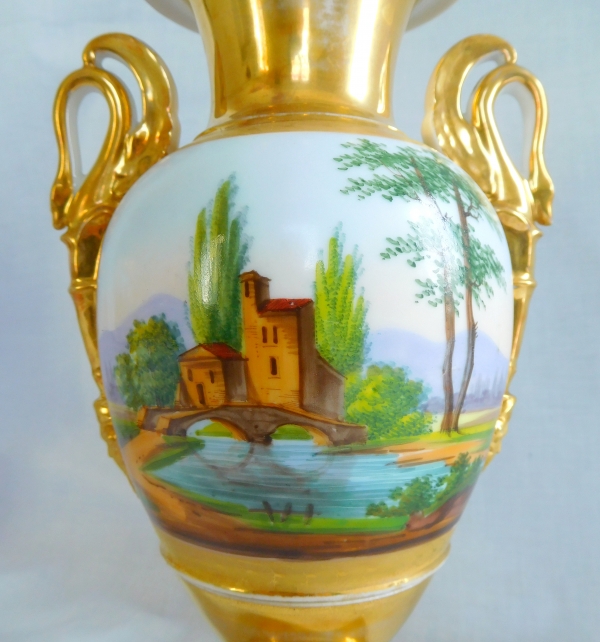 Paire de vases Empire en porcelaine de Paris - paysages de marines