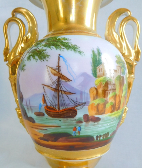 Paire de vases Empire en porcelaine de Paris - paysages de marines