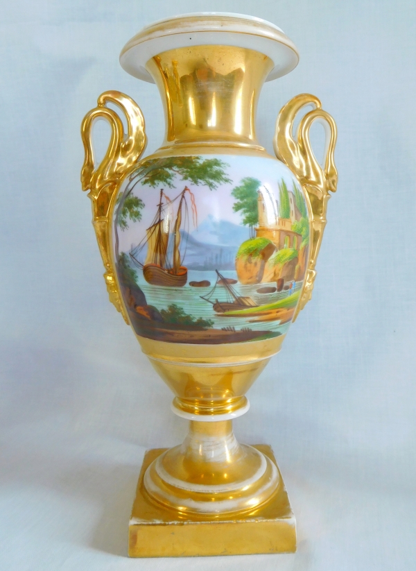 Paire de vases Empire en porcelaine de Paris - paysages de marines