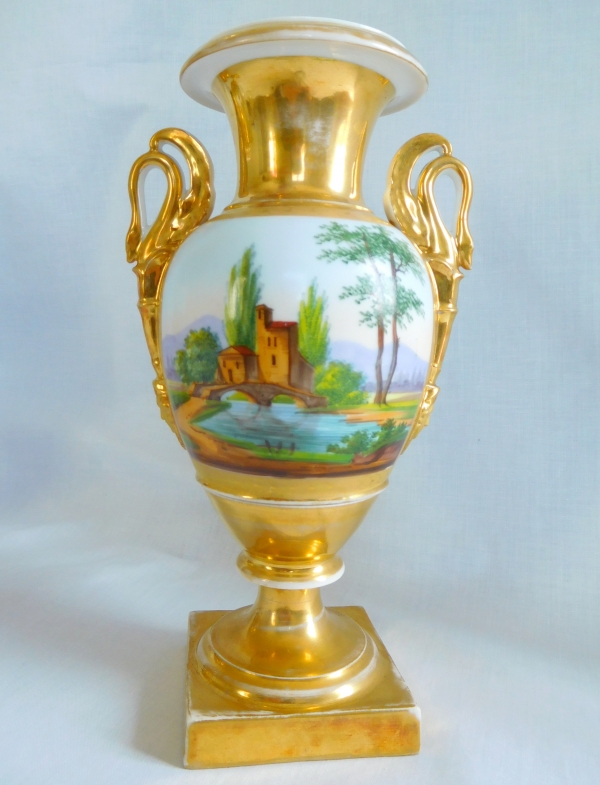 Paire de vases Empire en porcelaine de Paris - paysages de marines