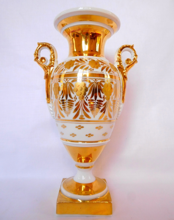 Pair of Empire Paris porcelaine vases enhanced with fine gold, early 19th century - 24.8cm