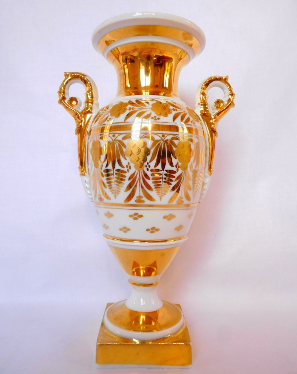 Pair of Empire Paris porcelaine vases enhanced with fine gold, early 19th century - 24.8cm