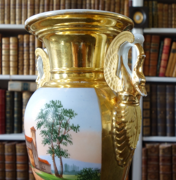 Paire de vases d'ornement Empire à décor équitation - porcelaine de Paris - époque Restauration