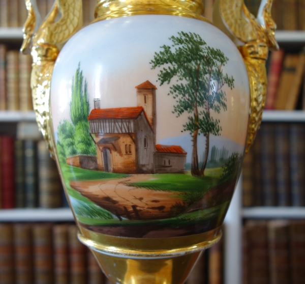Paire de vases d'ornement Empire à décor équitation - porcelaine de Paris - époque Restauration