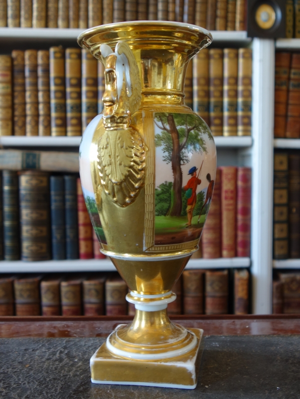 Paire de vases d'ornement Empire à décor équitation - porcelaine de Paris - époque Restauration