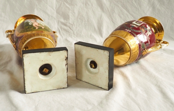 Pair of Empire Paris porcelain vases, polychromatic and gilt decoration - putto stealing eggs