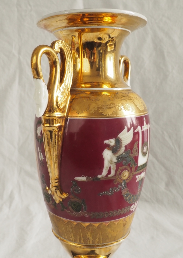 Pair of Empire Paris porcelain vases, polychromatic and gilt decoration - putto stealing eggs