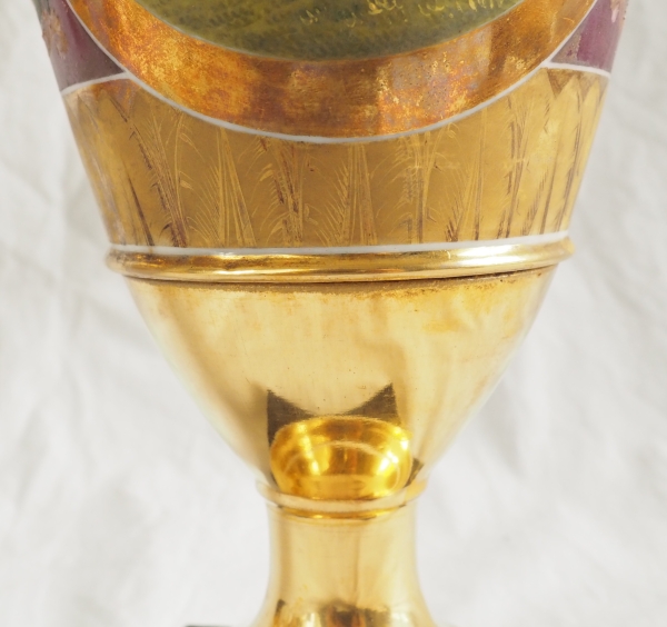 Pair of Empire Paris porcelain vases, polychromatic and gilt decoration - putto stealing eggs