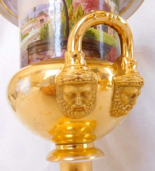 Manufacture Schoelcher : paire de grands vases Medicis Empire à masques d'hommes barbus - 27cm