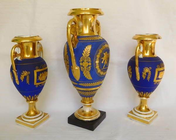 Pair of Empire Paris porcelain gilt vases, early 19th century circa 1820 - 1830