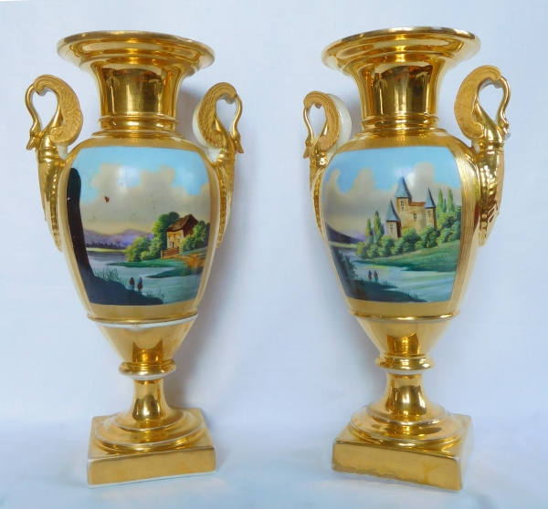 Paire de vases d'ornement Empire en porcelaine de Paris - époque Restauration