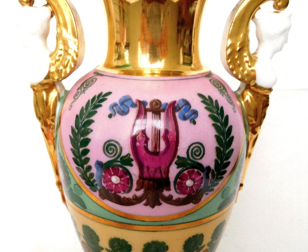 Pair of Paris porcelain vases, Empire period - early 19th century - 27cm