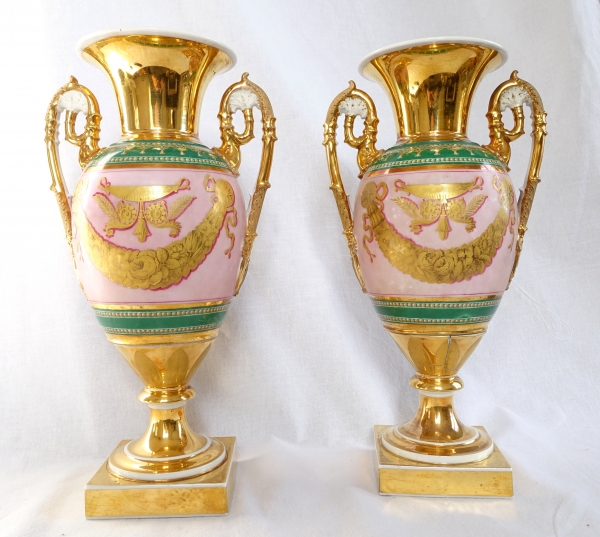 Safronov Manufacture in Moscow - Russia : pair of large Empire porcelain vases, circa 1830 - 35cm