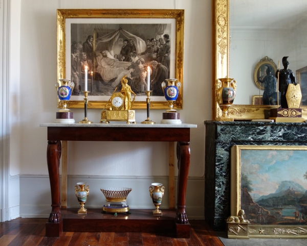 Pair of Paris porcelain Empire vases - flowers on a gilt and blue background - early 19th century