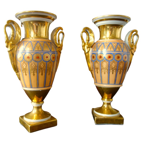 Paire de vases d'ornement Empire Charles X en porcelaine de Paris - époque Restauration