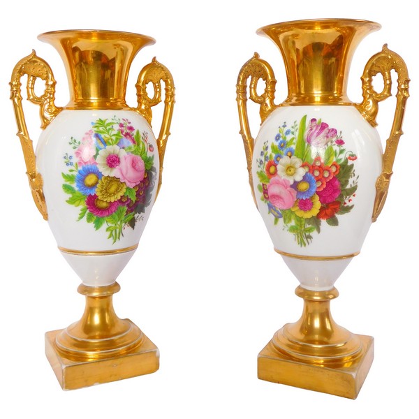 Paire de grands vases d'ornement Empire en porcelaine, époque Restauration 1820 - 36cm