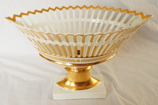 Pair of Empire Paris porcelain reticulated cups gilt with fine gold - attributed to Nast