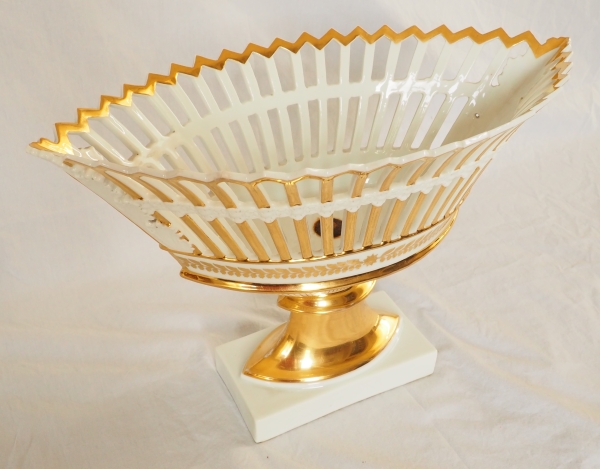Pair of Empire Paris porcelain reticulated cups gilt with fine gold - attributed to Nast