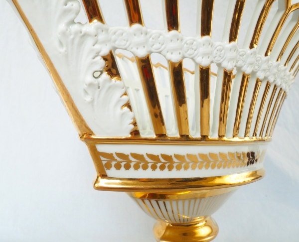 Pair of Empire Paris porcelain reticulated cups gilt with fine gold - attributed to Nast