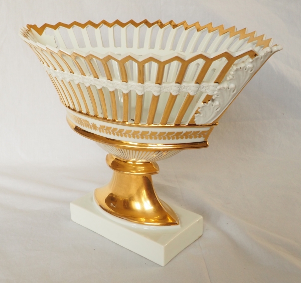 Pair of Empire Paris porcelain reticulated cups gilt with fine gold - attributed to Nast