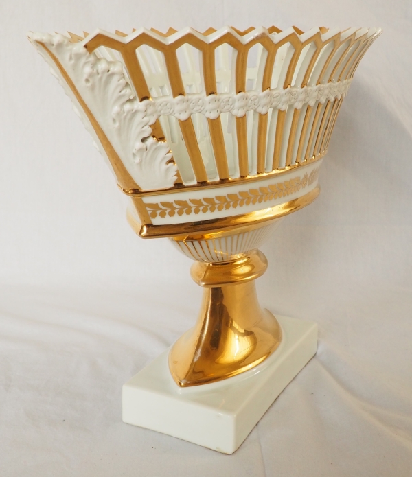 Pair of Empire Paris porcelain reticulated cups gilt with fine gold - attributed to Nast