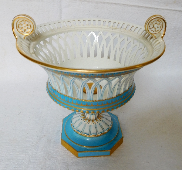 Porcelaine de Sèvres S67 (année 1867) : coupe ajourée jardinière en porcelaine bleue et or