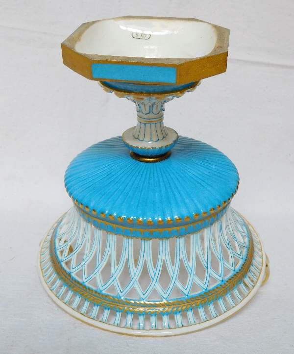 Porcelaine de Sèvres S67 (année 1867) : coupe ajourée jardinière en porcelaine bleue et or