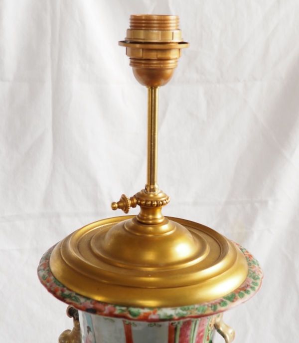 Grande potiche montée bronze doré en porcelaine de Canton, pied de lampe - 75cm