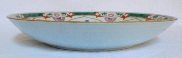 Compagnie des Indes - grand plat creux circulaire en porcelaine de Chine, époque XVIIIe siècle